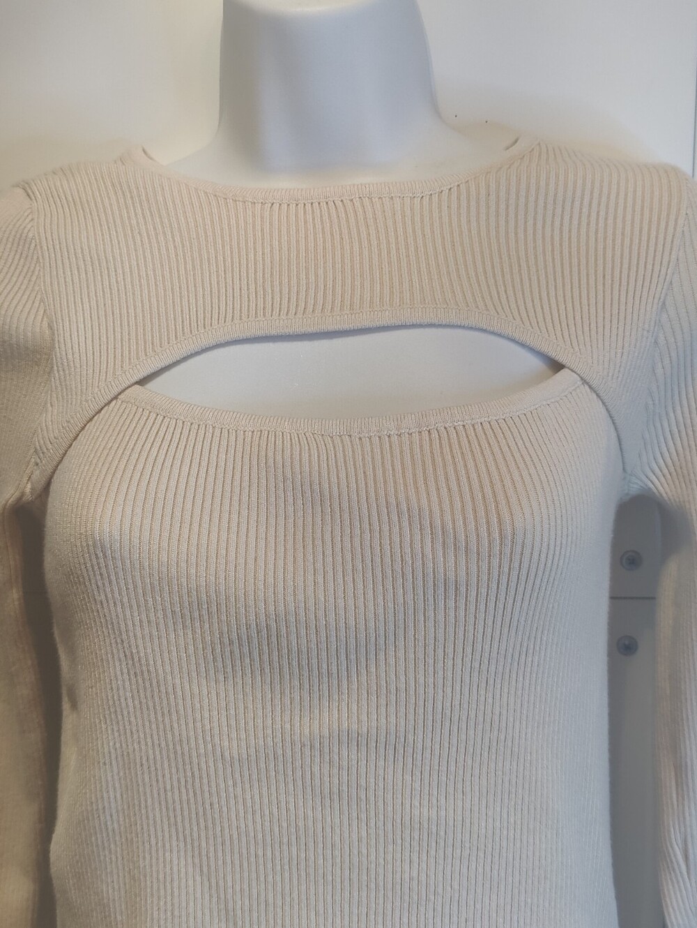 Mittoshop Cream Ribbed Cutout Long Sleeve Sweater Top Size M NWOT - Picture 2 of 6